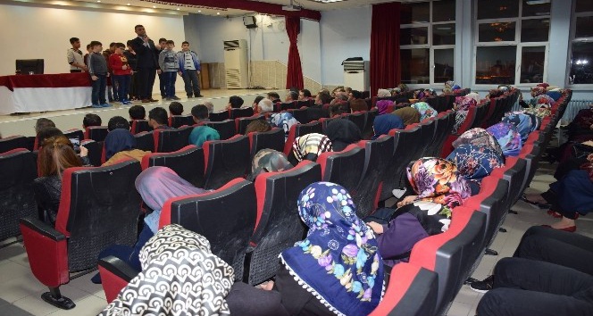 Eğitimci-Yazar Sait Çamlıca, Tokat’ta konferans verdi