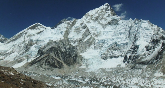 Everest Dağı’nın yüksekliği yeniden ölçülecek