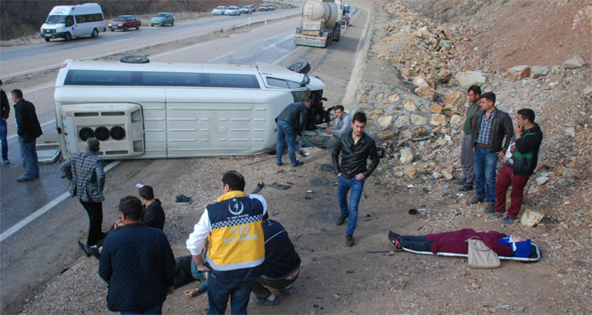 Tokat’ta öğrenci servisi devrildi: 16 yaralı