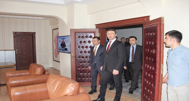 Bakan Yardımcısı Yegin, Şemdinli’de temaslarda bulundu