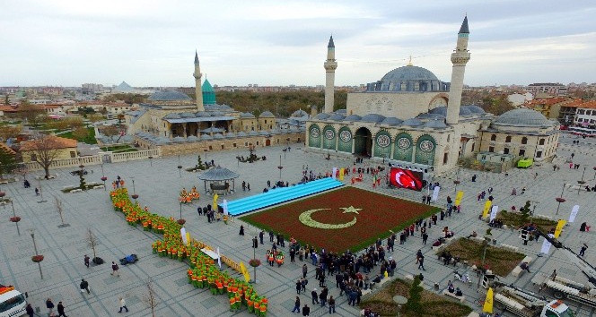 Konya, Cumhurbaşkanı Erdoğan’ı Türk bayrağı rekoru ile karşılıyor