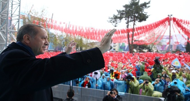 Cumhurbaşkanı Erdoğan: “Türkiye’ye ihanet eden taş kesilir”