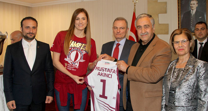Eurocup Şampiyonu Yakın Doğu Üniversitesi, Cumhurbaşkanı Mustafa Akıncı tarafından kabul edildi