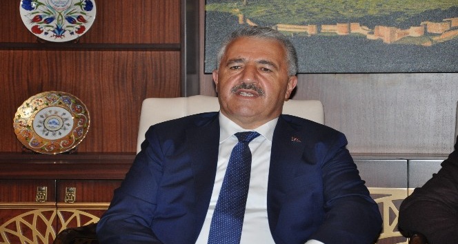 Bakan Arslan: “Ankara-Niğde arası yolun ihalesini yaptık”