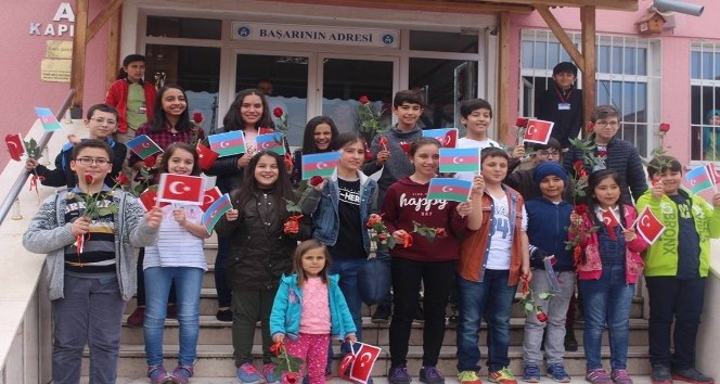 23 Nisan Çocuk Şenliği kapsamında ilk öğrenci grubu Azerbaycan’dan geldi