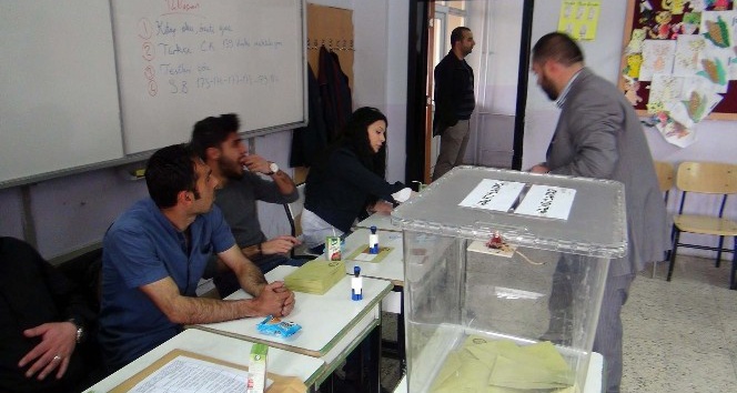 Bitlis’te oy kullanma işlemi gerçekleşti