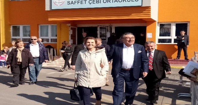 Aydın Doğan ve eşi Selma Işıl Doğan, oyunu kullandı