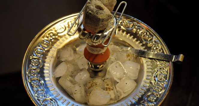 Nargilede uyuşturucu olduğu kokusundan anlaşılabiliyor