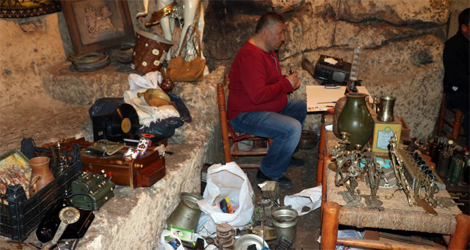 Gaziantep&#039;te antika eşyalar açık arttırmayla satılıyor