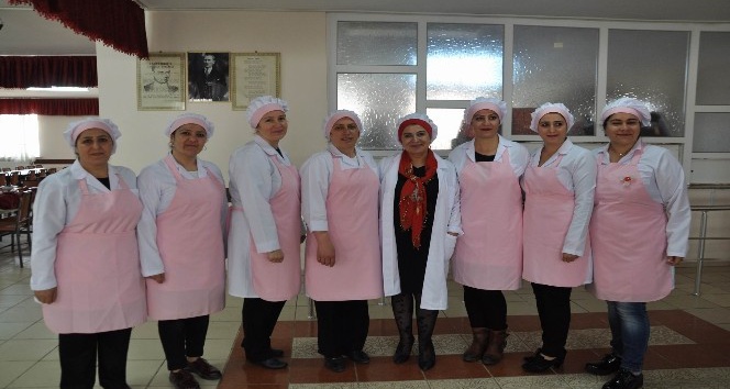 Sivas’ta Cem Vakfı’nda aşçılık kursu açıldı