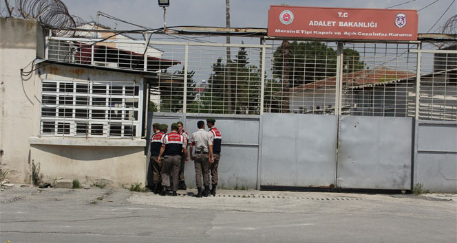 Mersin’deki cezaevinde çıkan arbedede 3 infaz koruma memuru yaralandı