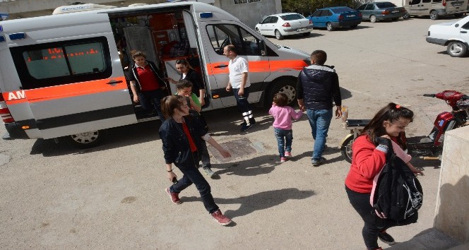 Aksaray’da 11 öğrenci gıda zehirlenme şüphesiyle hastaneye kaldırıldı