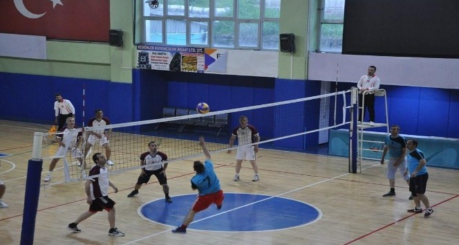Artvin’de Valilik Kupası Voleybol Turnuvası sona erdi