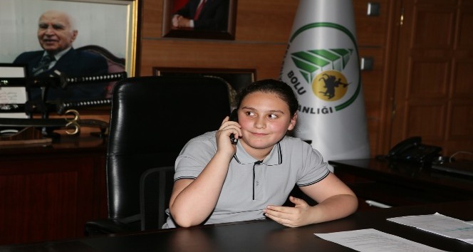 Bolu Belediye Başkanlığı koltuğuna 7. sınıf öğrencisi oturdu