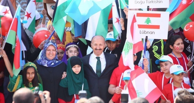 Dünya yetimleri Sultangazi’den dünyaya barış mesajları verdi