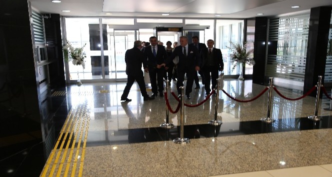 Macaristan Büyükelçisi Başkan Büyüksimitci’yi KAYSO’da ziyaret etti