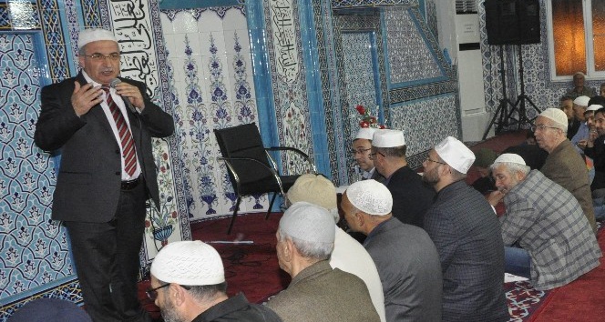 Edremit Alsancak Camii’nde dünya hafızlarından Kuran-ı Kerim ziyafeti