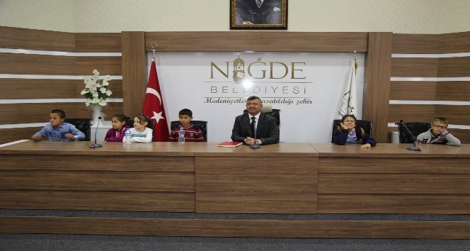 Başkan Akdoğan’dan minik öğrencilere alışveriş merkezi müjdesi