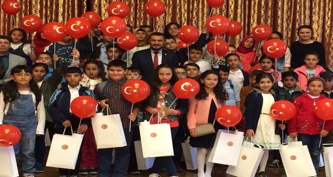 Milletvekili Açıkgöz Ulusal Egemenlik ve Çocuk Bayramını kutladı