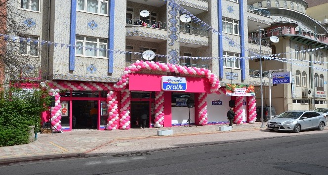 Esenlik Pratik Marketlerin 7.’si Hasanbey Caddesinde açıldı