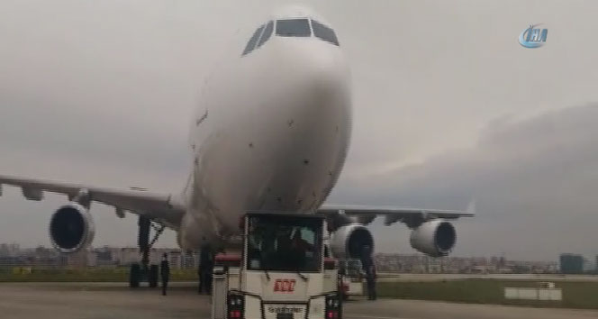 Atatürk Havalimanı’nda uçak pistten çıktı