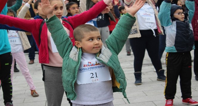 Beyoğlu Belediyesi 23 Nisan koşusu düzenledi