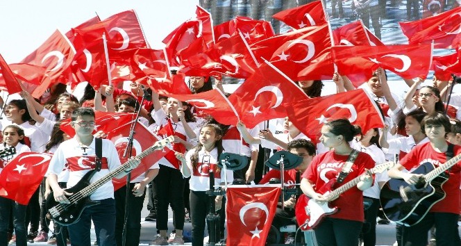 Antalya’da renkli 23 Nisan kutlaması