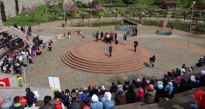 Trabzon’da yaşayan yabancı uyruklu çocuklar 23 Nisan’ı kutladı