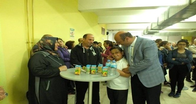 Ayvalık Mehmet Akif Ersoy Ortaokulu’ndan gurur çayı