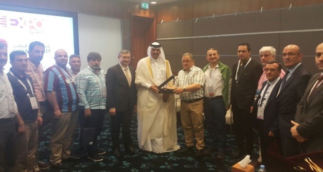 Trabzonlu mobilya firmaları Katar’da fuara katıldı