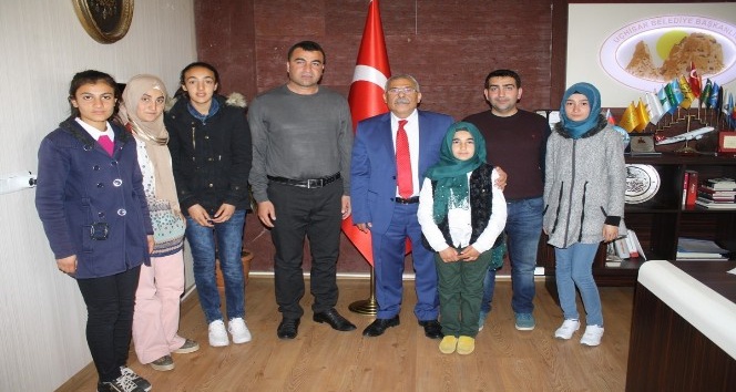 Şırnak-İdil’deki öğrencilerden, Başkan Karaaslan’a teşekkür ziyareti