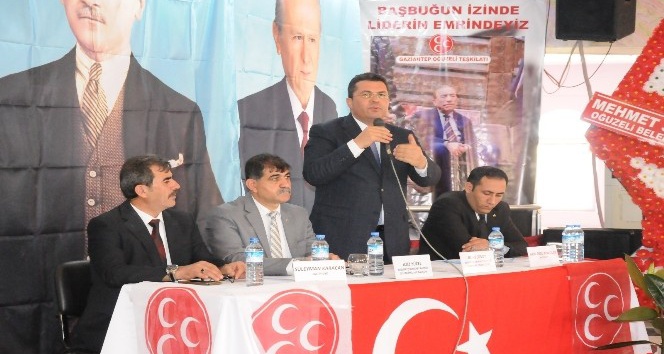 MHP Oğuzeli İlçe kongresinde Muharrem Özsert yeniden başkan seçildi