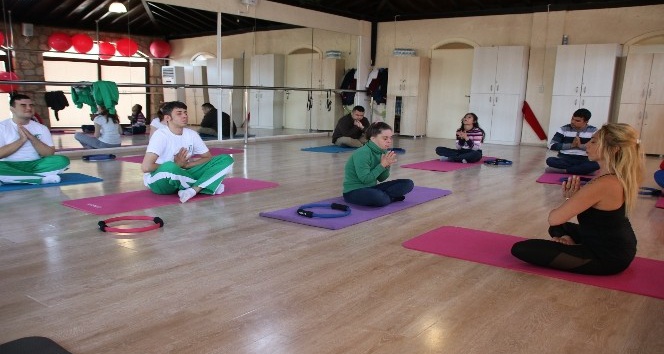 Özel öğrencilere pilates ve yoga dersleri