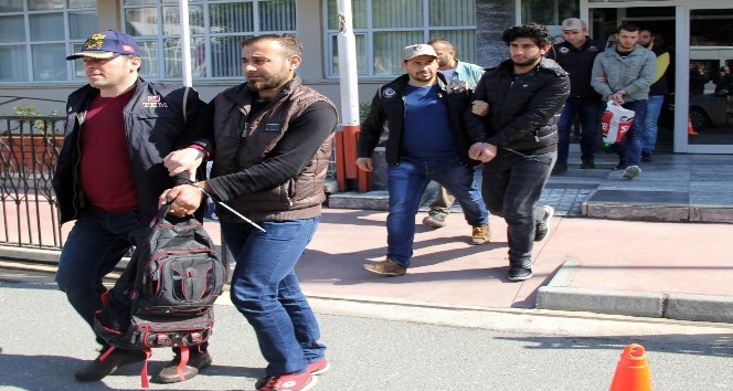 Samsun’da DEAŞ’tan gözaltına alınan 6 Iraklı adliyeye sevk edildi