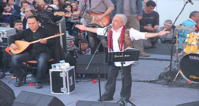 Edip Akbayram 1 Mayıs’ta Zonguldak’ta