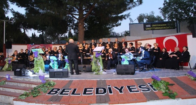 Kuşadası’nda TSM korosundan İstanbul Şarkıları konseri