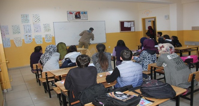 Bingöl’de fedakar öğretmenler öğrencileri TEOG’a hazırladı