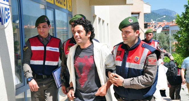 Ünlü oyuncu Selim Erdoğan uyuşturucu ticaretinden tutuklandı