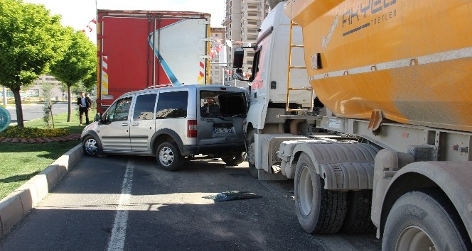 Şanlıurfa’da zincirleme trafik kazası: 4 yaralı