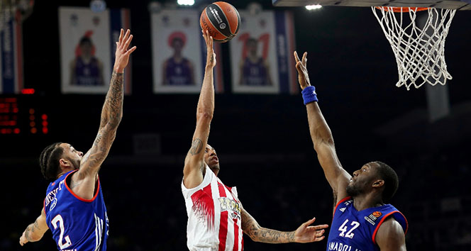 Anadolu Efes Final Four’a göz kırptı