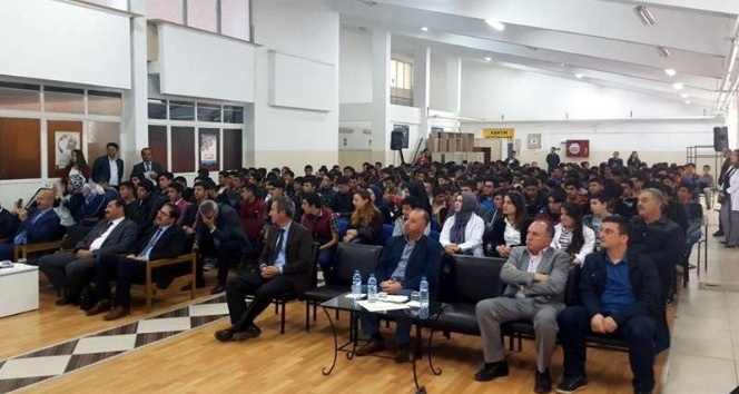 Müftü Karabayır’dan Liseli Gençlere Konferans