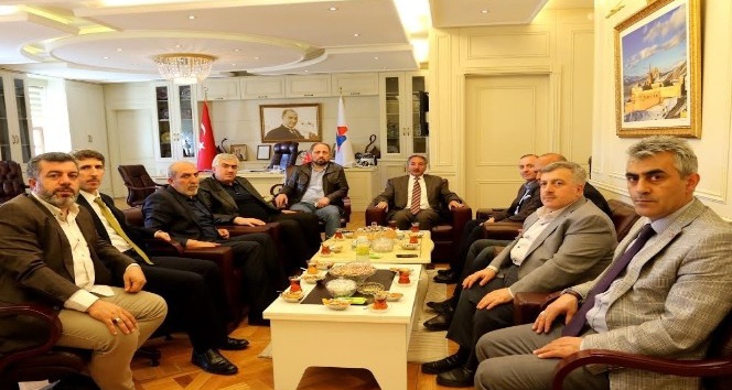 Ak Parti Erzurum İl Başkanı Öz,  AİÇÜ Rektör’ü Karabulut’u Ziyaret Etti
