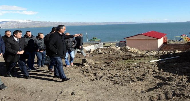 Vali Özefe, Çıldır Gölü kenarında yapımı devam eden turizm tesislerinin inşaatını denetledi