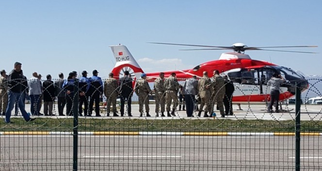 Çatışmada ağır yaralanan teğmen helikopterle Erzurum’a getirildi
