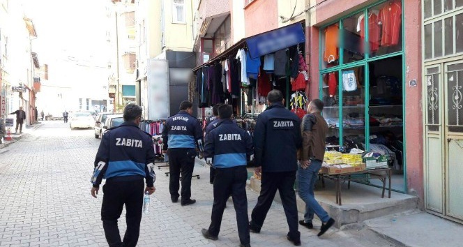 Beyşehir’de kaldırım işgali yapan işyerlerine ceza