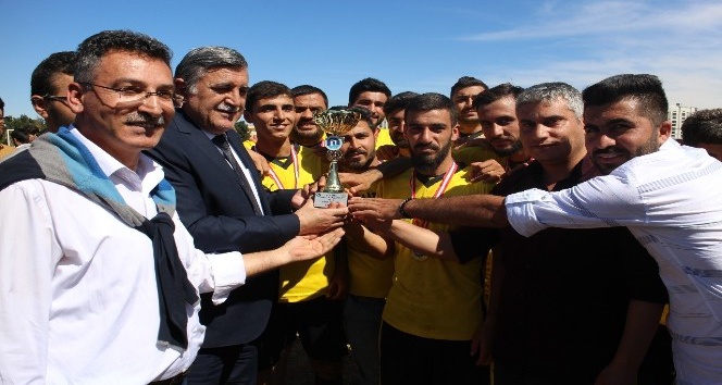 Harran Üniversitesinde  25.yıl futbol turnuvası sona erdi
