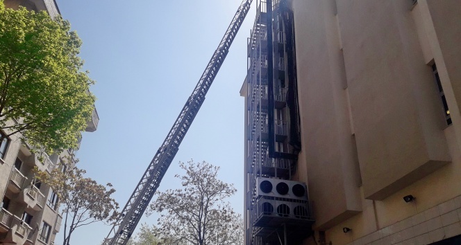 Başkent’te PTT şubesindeki yangın paniğe neden oldu
