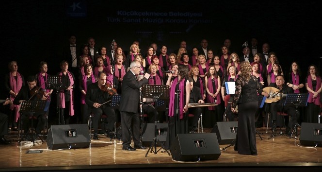 Ayşe Sağyaşar’dan muhteşem konser