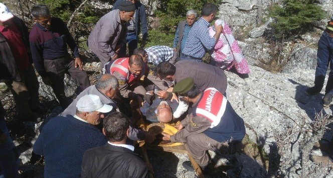 Dört gündür kayıp olan yaşlı adam kayalıklar arasında bulundu