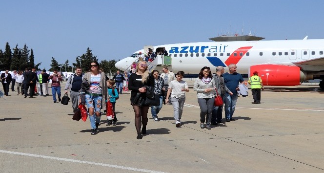 Gazipaşa havalimanına Rus turist akını